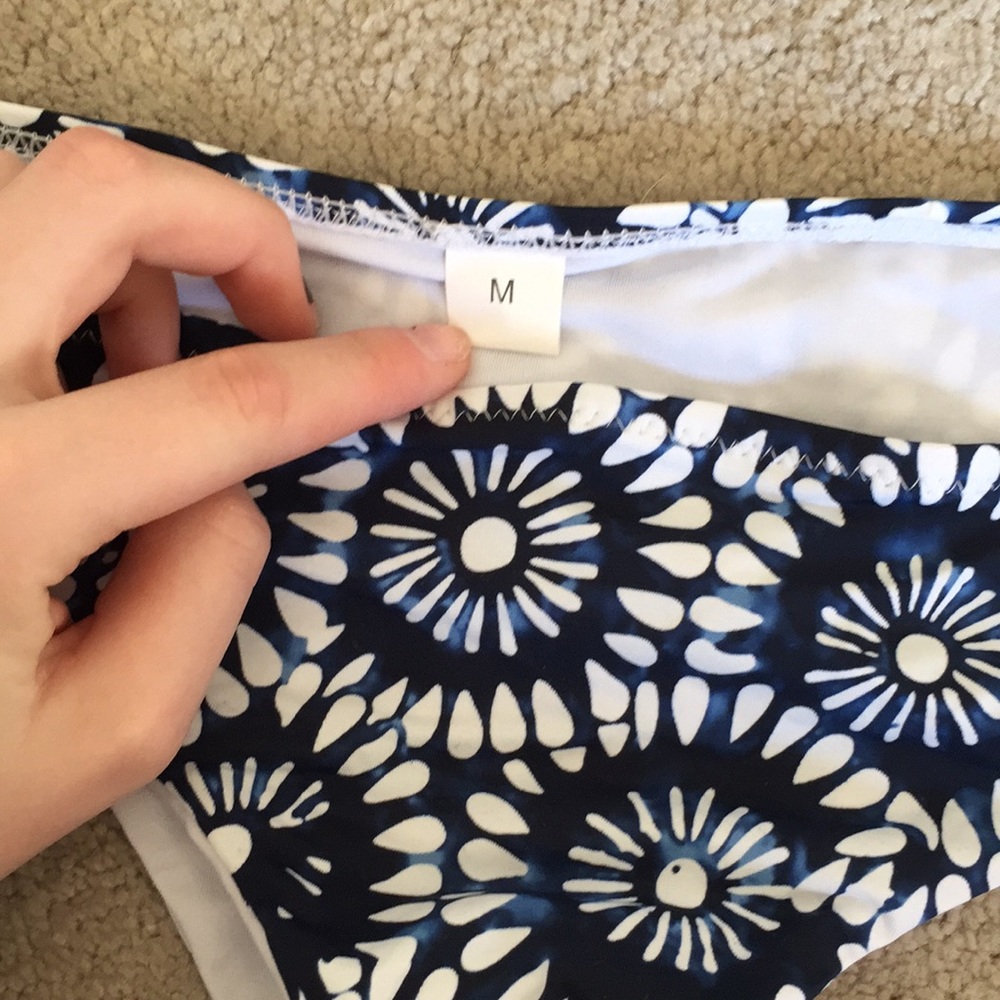 Bikini Set - Picture 3 of 4